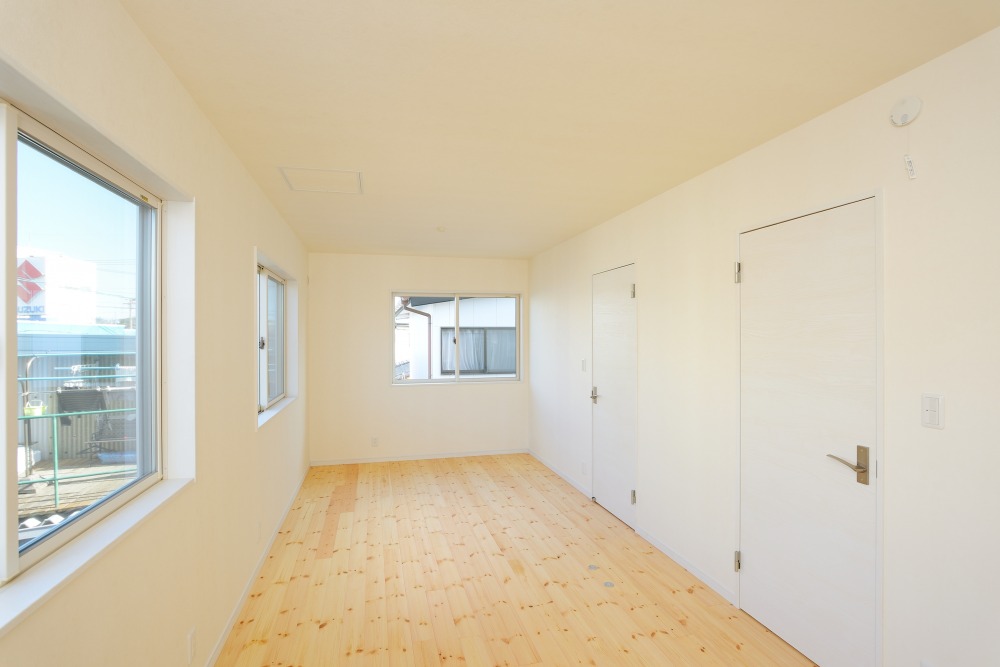 トミカが映える造作収納！平屋に見える二階建ての家 スライダー写真