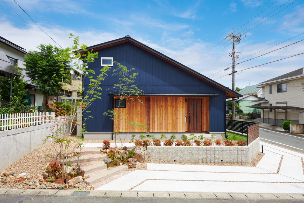 大屋根の家【規格住宅】／2階建て／4LDK 写真